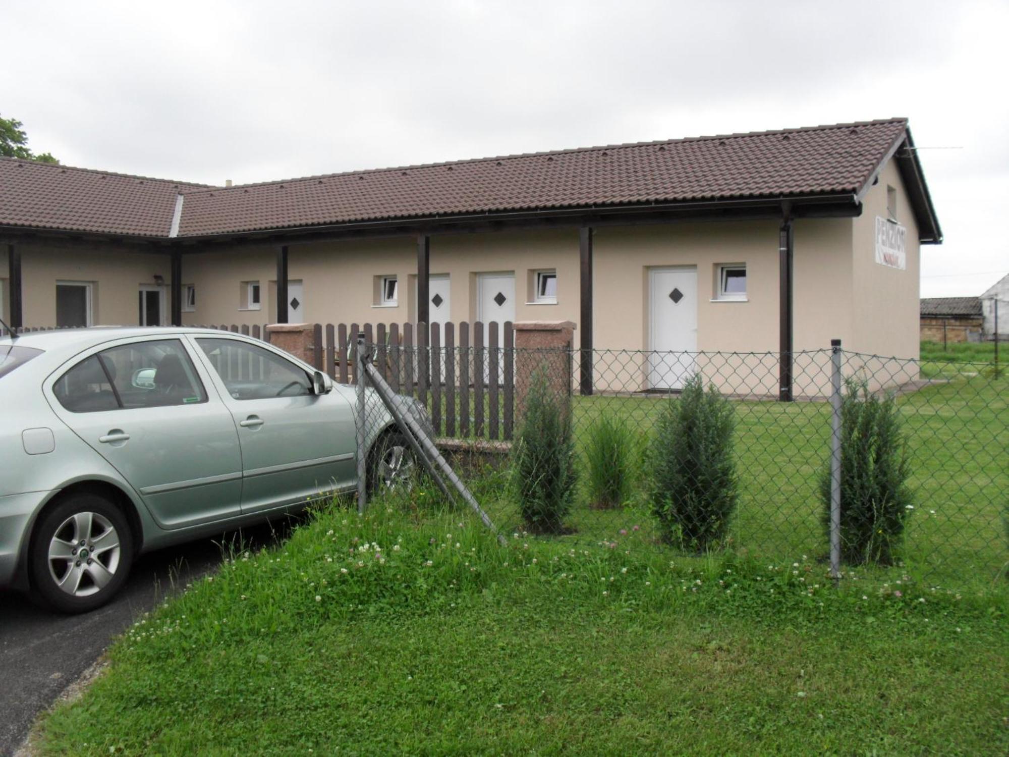 Penzion Kamenak Kamenný Újezd Exterior foto